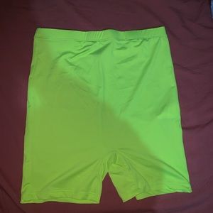 Neón biker shorts